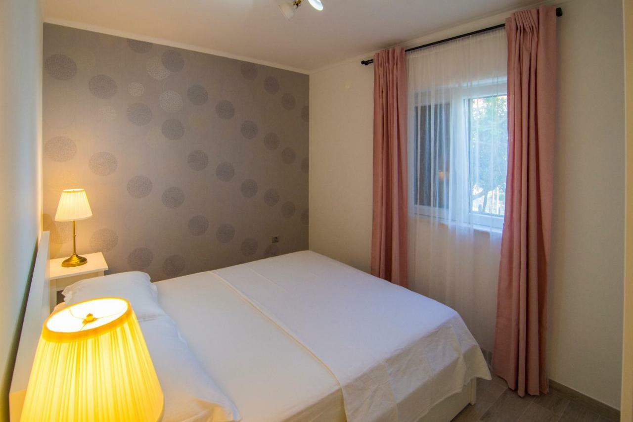 בול Apartments Pina מראה חיצוני תמונה