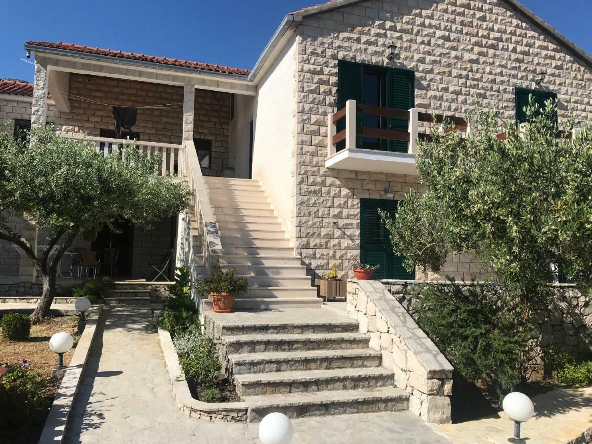 בול Apartments Pina מראה חיצוני תמונה