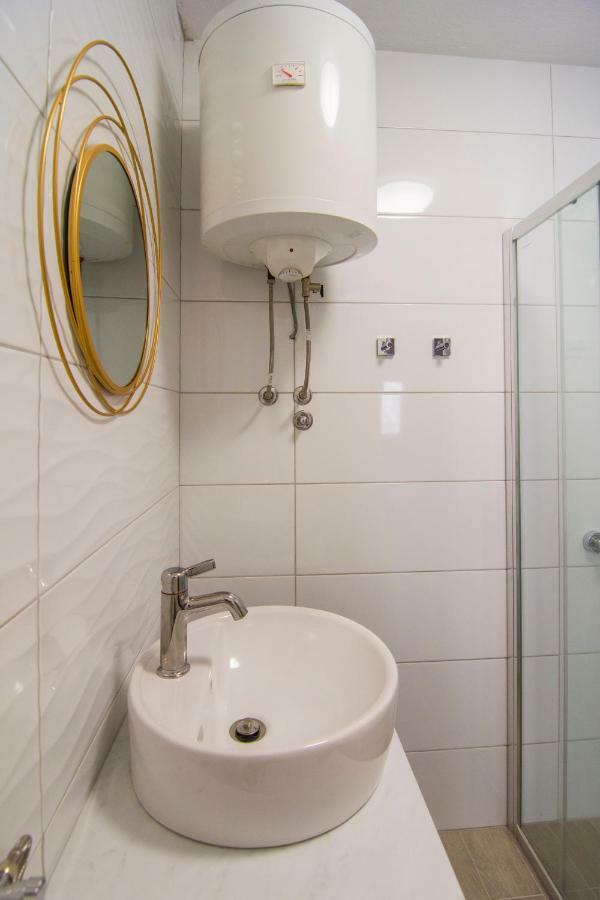 בול Apartments Pina מראה חיצוני תמונה